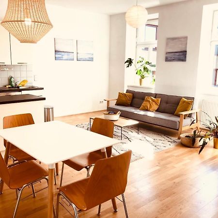 Helle 4 Zimmer Familien-Wohnung Mit Balkon! Schloss Schonbrunn In Gehdistanz Viena Exterior foto