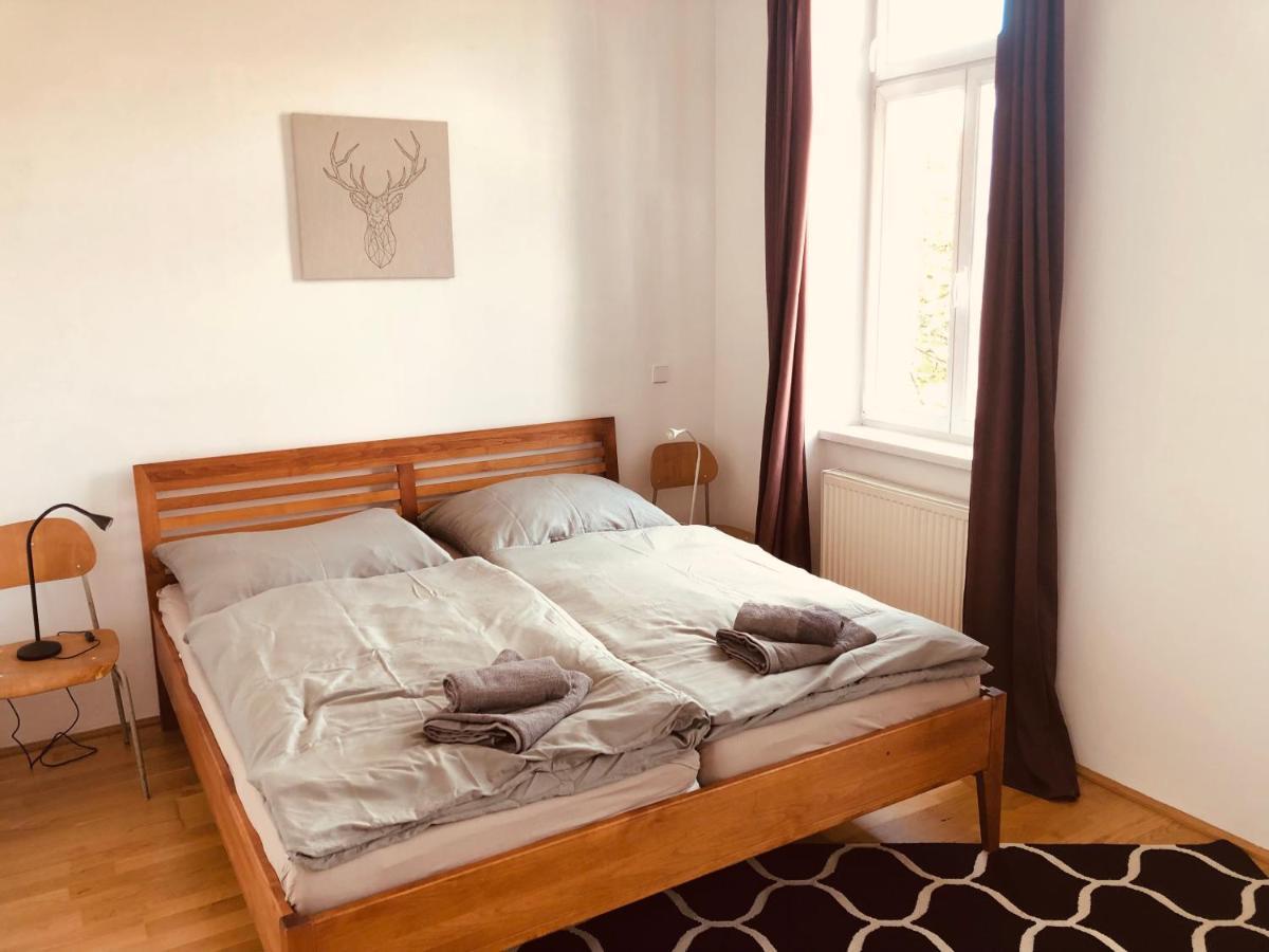 Helle 4 Zimmer Familien-Wohnung Mit Balkon! Schloss Schonbrunn In Gehdistanz Viena Exterior foto