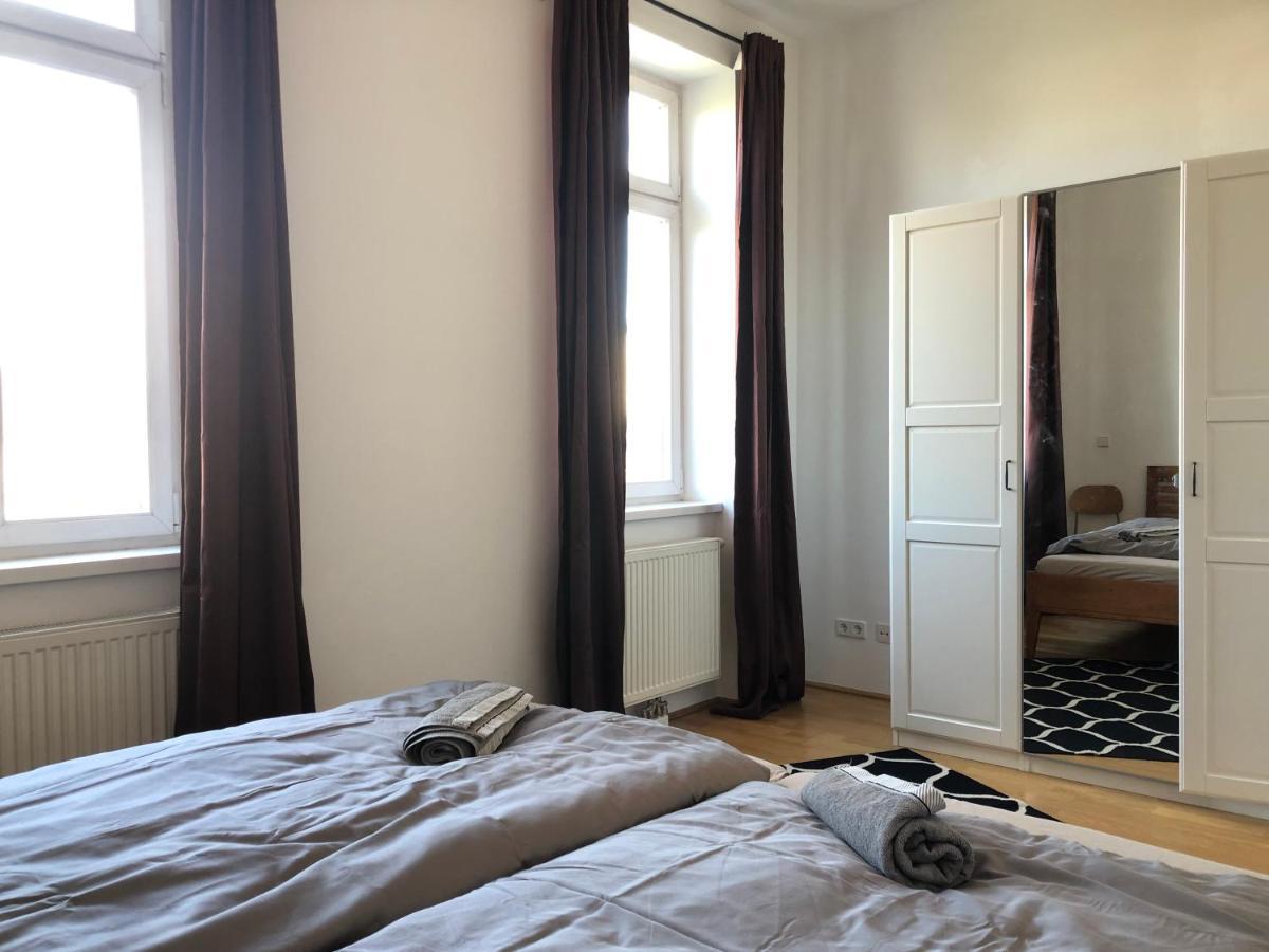 Helle 4 Zimmer Familien-Wohnung Mit Balkon! Schloss Schonbrunn In Gehdistanz Viena Exterior foto