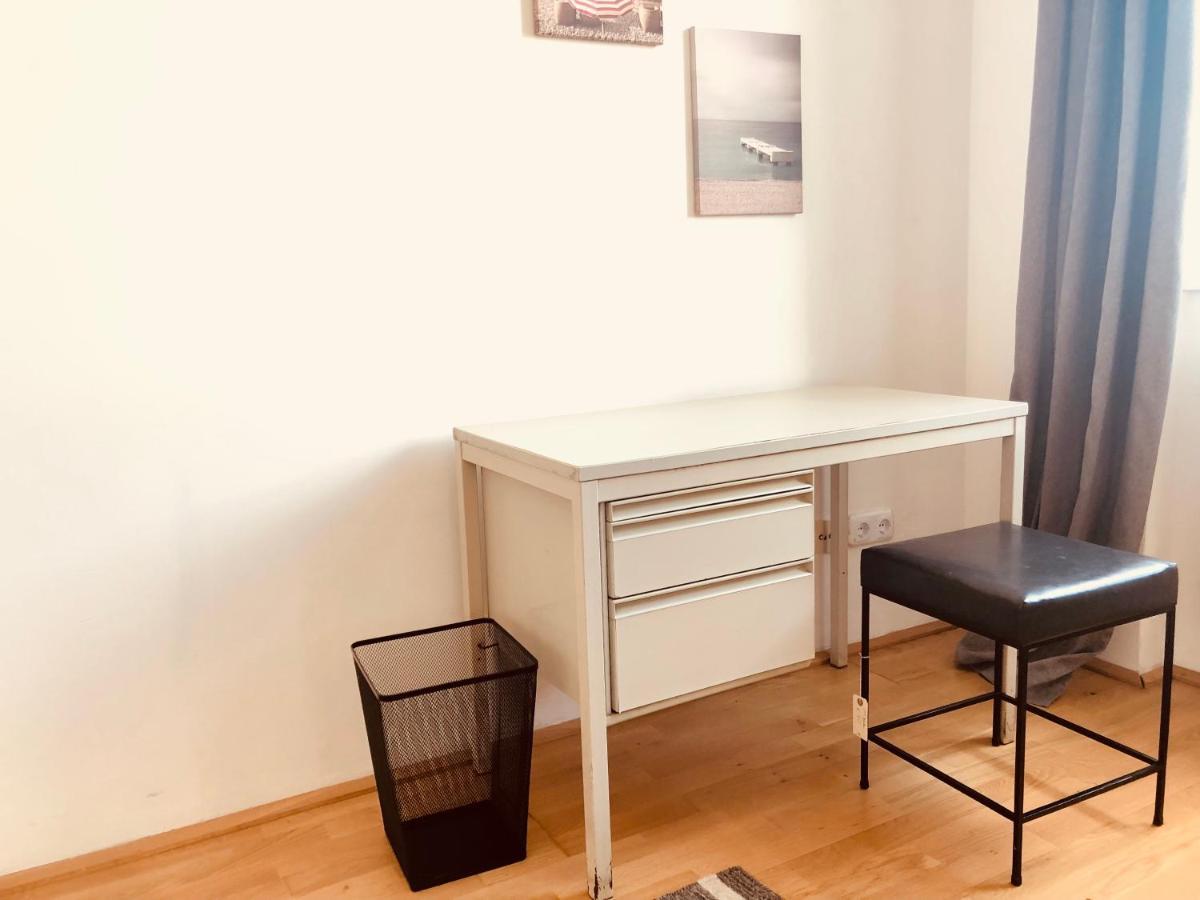 Helle 4 Zimmer Familien-Wohnung Mit Balkon! Schloss Schonbrunn In Gehdistanz Viena Exterior foto