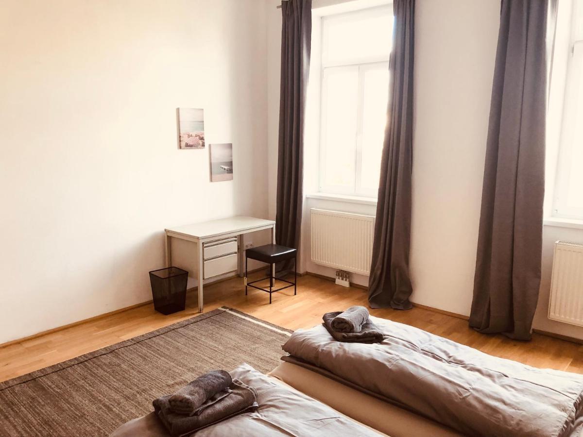 Helle 4 Zimmer Familien-Wohnung Mit Balkon! Schloss Schonbrunn In Gehdistanz Viena Exterior foto