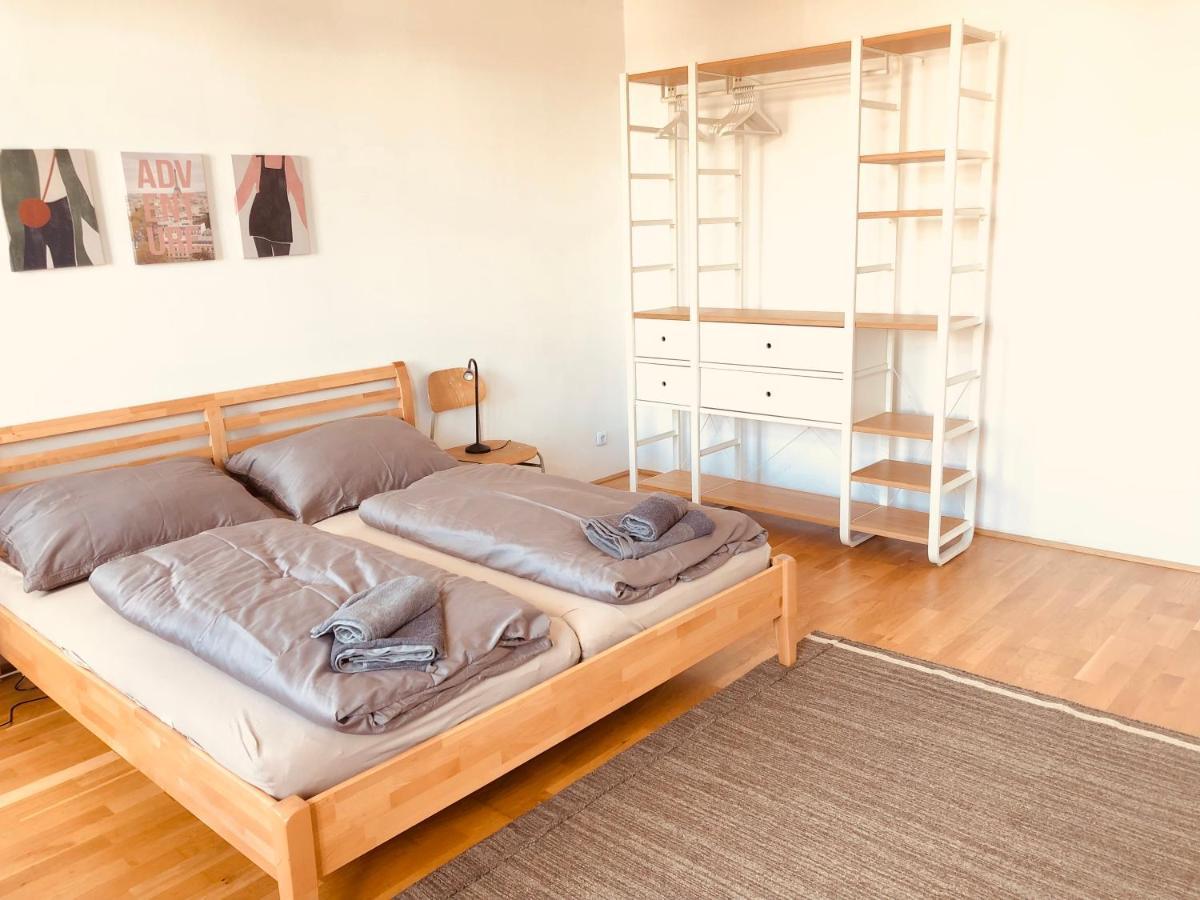 Helle 4 Zimmer Familien-Wohnung Mit Balkon! Schloss Schonbrunn In Gehdistanz Viena Exterior foto