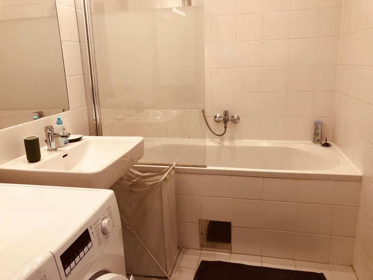 Helle 4 Zimmer Familien-Wohnung Mit Balkon! Schloss Schonbrunn In Gehdistanz Viena Exterior foto