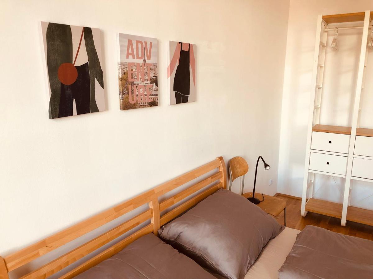 Helle 4 Zimmer Familien-Wohnung Mit Balkon! Schloss Schonbrunn In Gehdistanz Viena Exterior foto